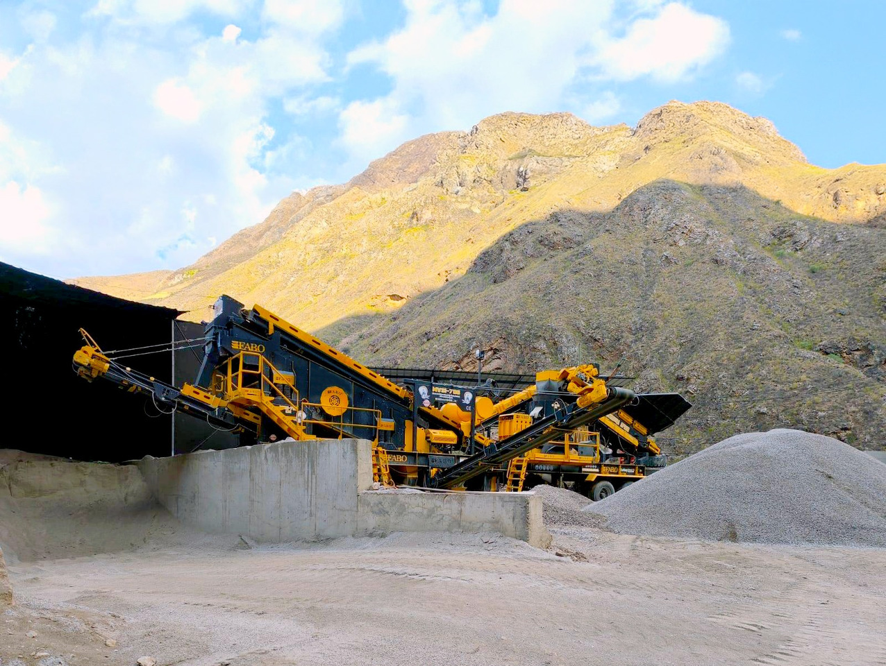 FABO mining machinery - crushing plant - Rudarska mašina: slika 1 FABO mining machinery - crushing plant - Rudarska mašina: slika 1