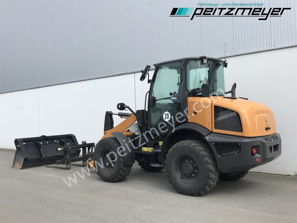 CASE Radlader 321 F 4 in 1 Schaufel + Palettengabel - Utovarivač točkaš: slika 4 CASE Radlader 321 F 4 in 1 Schaufel + Palettengabel - Utovarivač točkaš: slika 4