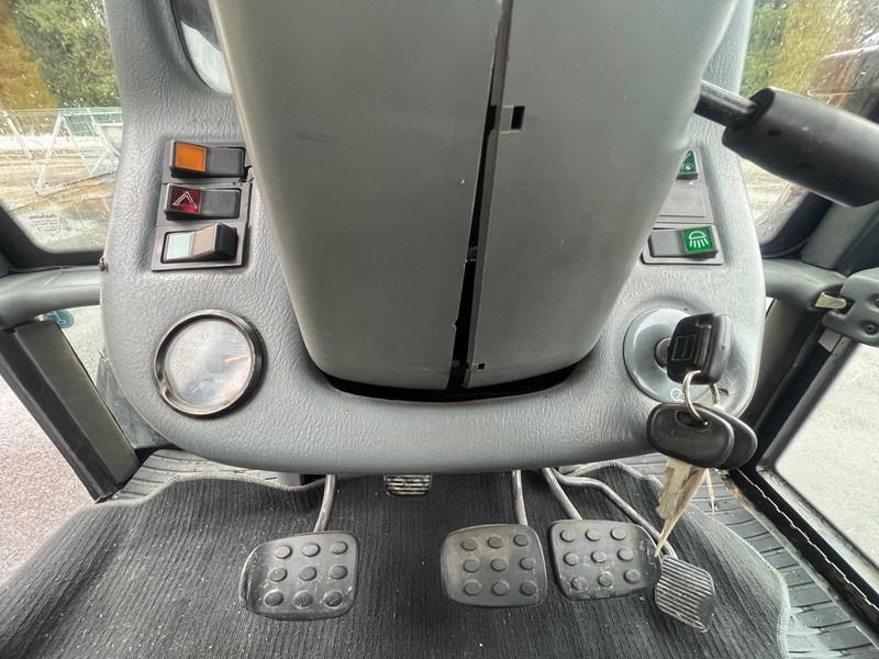Traktor Valtra M150-4: slika 12