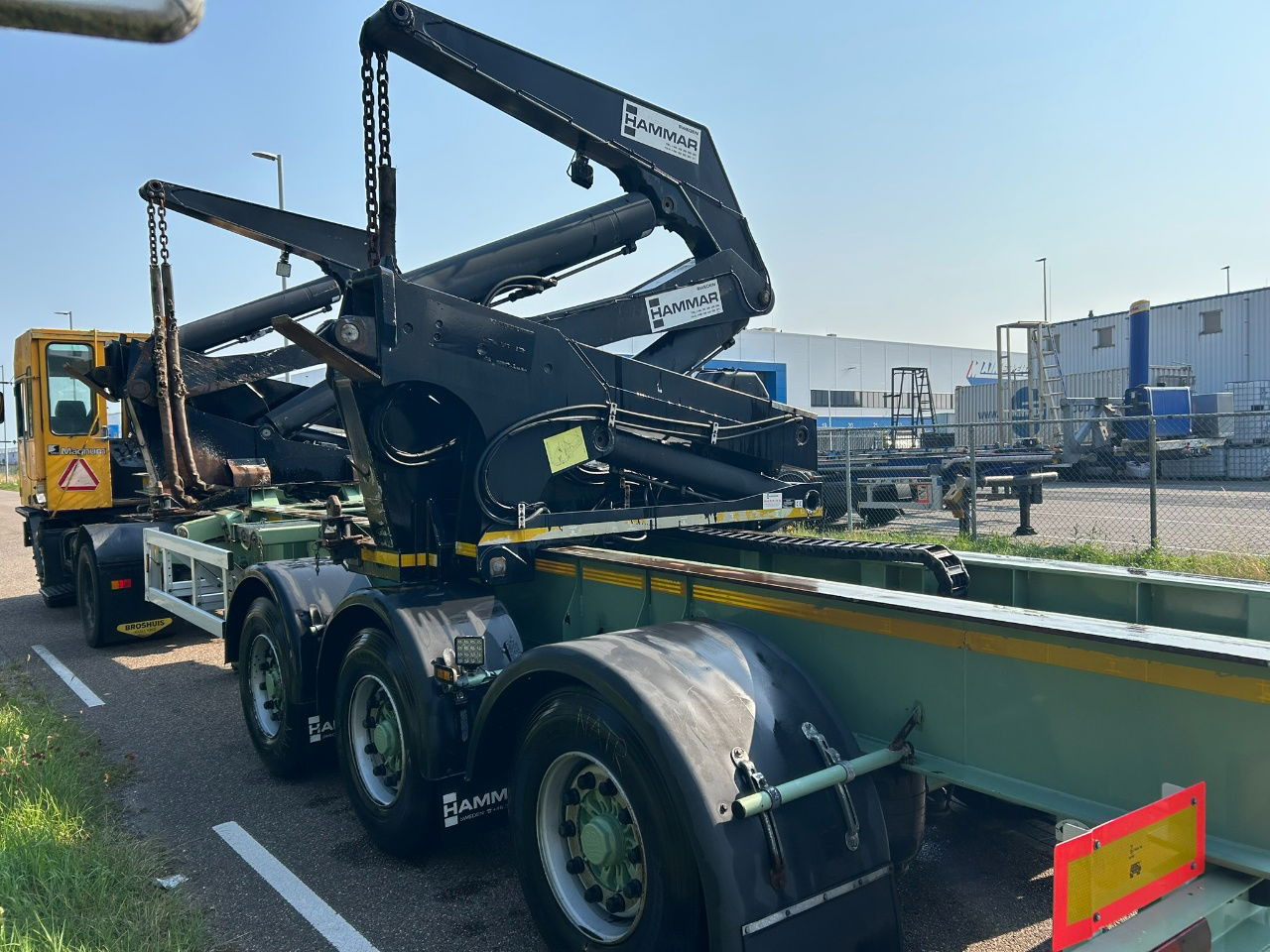 Hammar 195 HC / 20 ft, 2 x 20 ft 40 ft HC, power pack Diesel, Wireless controller 2 x, telescopic chassis - Poluprikolica za prevoz kontejnera/ Poluprikolica sa promenjivim sandukom: slika 3 Hammar 195 HC / 20 ft, 2 x 20 ft 40 ft HC, power pack Diesel, Wireless controller 2 x, telescopic chassis - Poluprikolica za prevoz kontejnera/ Poluprikolica sa promenjivim sandukom: slika 3