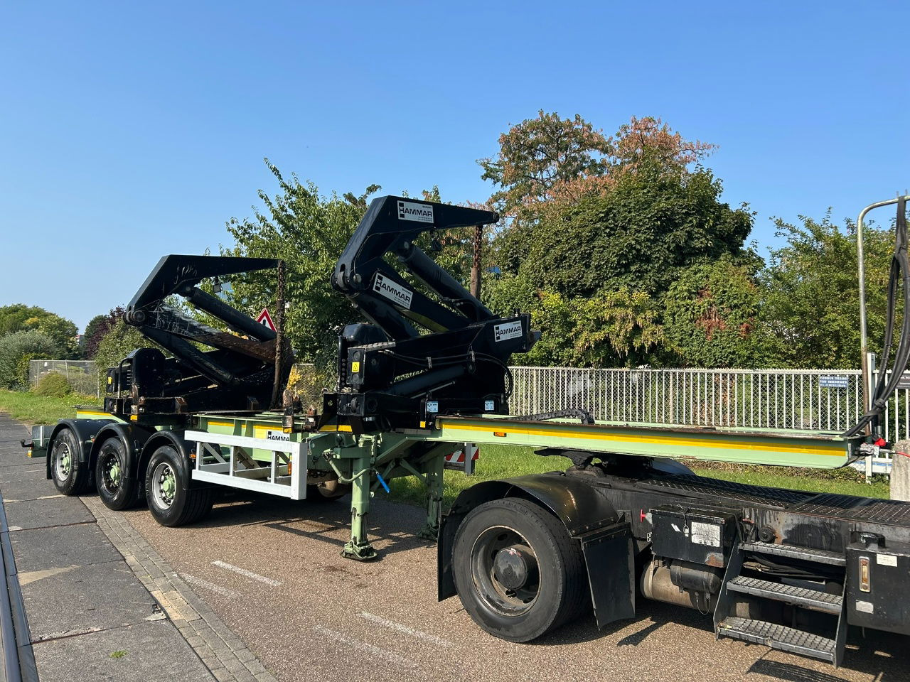 Hammar 195 HC / Wireless control / 33 tons / Telescopic chassis / last axle steering - Poluprikolica za prevoz kontejnera/ Poluprikolica sa promenjivim sandukom: slika 1 Hammar 195 HC / Wireless control / 33 tons / Telescopic chassis / last axle steering - Poluprikolica za prevoz kontejnera/ Poluprikolica sa promenjivim sandukom: slika 1