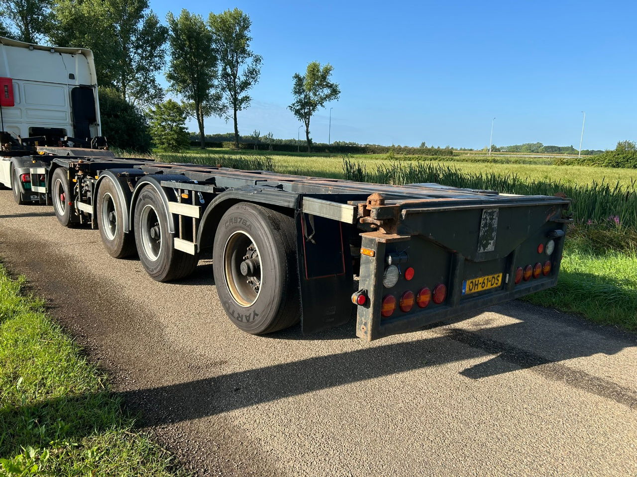 Nooteboom D-tec CT-53-04D combi chassis apk/tuf 9-2025 gvw 53000 kg - Poluprikolica za prevoz kontejnera/ Poluprikolica sa promenjivim sandukom: slika 2 Nooteboom D-tec CT-53-04D combi chassis apk/tuf 9-2025 gvw 53000 kg - Poluprikolica za prevoz kontejnera/ Poluprikolica sa promenjivim sandukom: slika 2