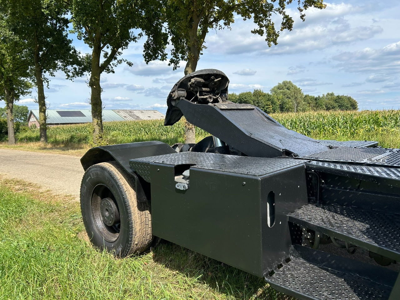 Terberg YT 182 terminal truck / Airco / Naafreductie / Cummins 173 kw - Terminalni traktor: slika 4 Terberg YT 182 terminal truck / Airco / Naafreductie / Cummins 173 kw - Terminalni traktor: slika 4