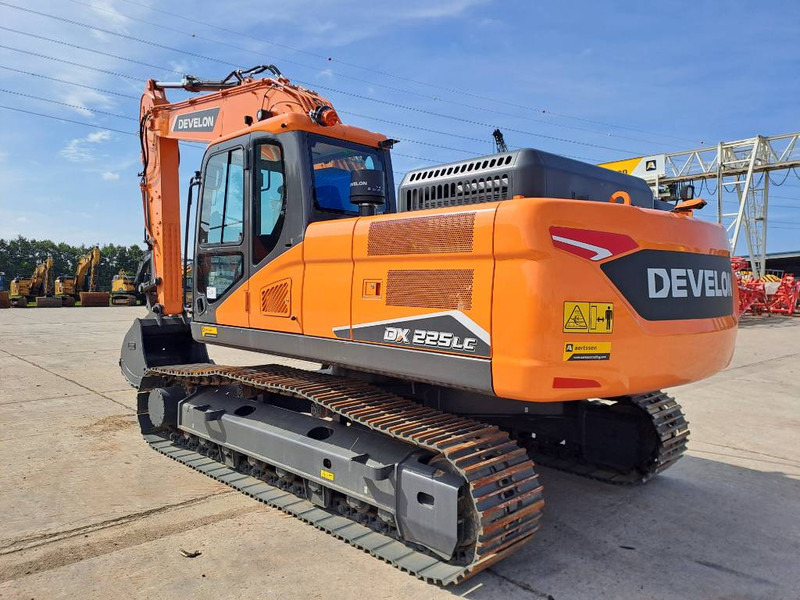 Develon DX225LC-7M (4 pieces available) - Bager guseničar: slika 2 Develon DX225LC-7M (4 pieces available) - Bager guseničar: slika 2