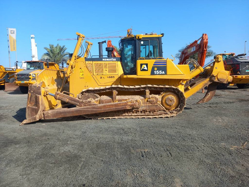 Komatsu D155A-6R (4 pieces available - Abu Dhabi) - Buldožer: slika 1 Komatsu D155A-6R (4 pieces available - Abu Dhabi) - Buldožer: slika 1