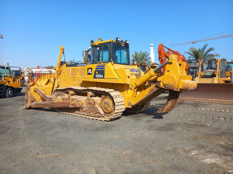 Komatsu D155A-6R (4 pieces available - Abu Dhabi) - Buldožer: slika 2 Komatsu D155A-6R (4 pieces available - Abu Dhabi) - Buldožer: slika 2