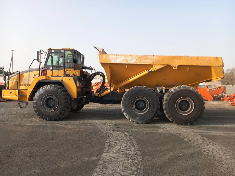 Komatsu HM400-3R (4pcs available in Abu Dhabi) - Zglobni kiper: slika 1 Komatsu HM400-3R (4pcs available in Abu Dhabi) - Zglobni kiper: slika 1