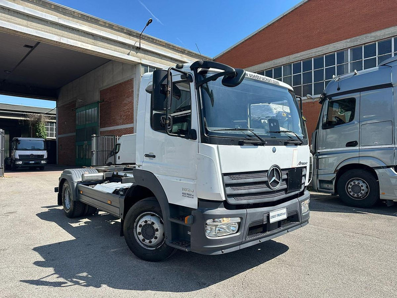 Mercedes-Benz Atego 13.23 - Kamion sa golom šasijom i zatvorenom kabinom: slika 3 Mercedes-Benz Atego 13.23 - Kamion sa golom šasijom i zatvorenom kabinom: slika 3
