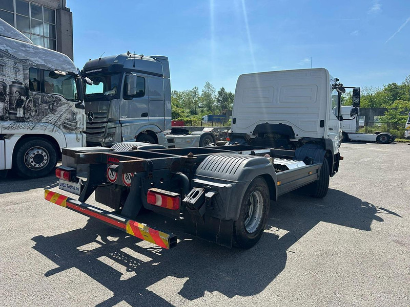 Mercedes-Benz Atego 13.23 - Kamion sa golom šasijom i zatvorenom kabinom: slika 4 Mercedes-Benz Atego 13.23 - Kamion sa golom šasijom i zatvorenom kabinom: slika 4