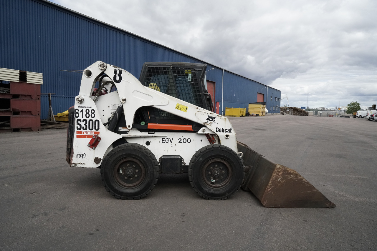 BOBCAT S300 turbo - Mini utovarivač: slika 5 BOBCAT S300 turbo - Mini utovarivač: slika 5