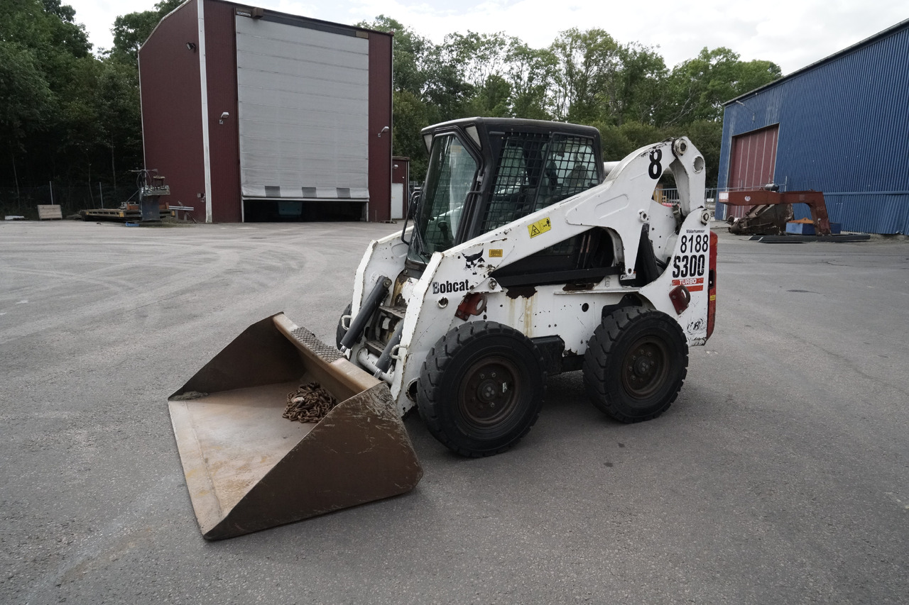 BOBCAT S300 turbo - Mini utovarivač: slika 4 BOBCAT S300 turbo - Mini utovarivač: slika 4