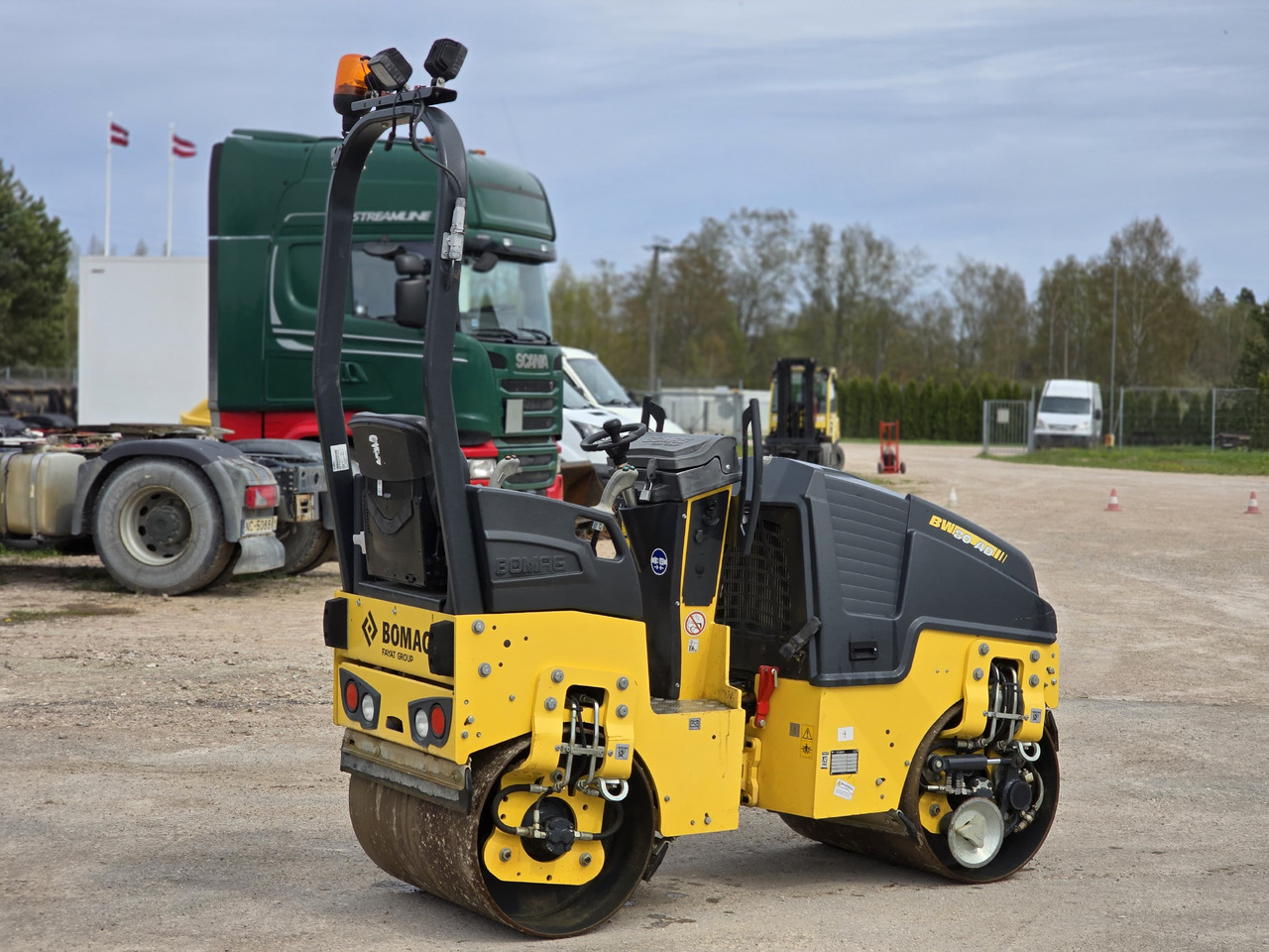BOMAG BW80-AD5 - Mini valjak: slika 3 BOMAG BW80-AD5 - Mini valjak: slika 3