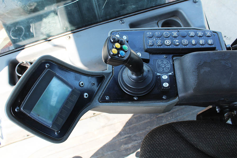 CATERPILLAR CD10 - Valjak za puteve: slika 3 CATERPILLAR CD10 - Valjak za puteve: slika 3