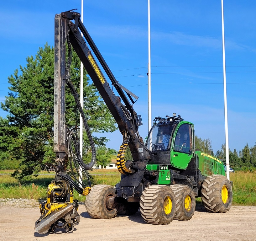 JOHN DEERE 1070 E - Kombajn za šumarstvo: slika 1 JOHN DEERE 1070 E - Kombajn za šumarstvo: slika 1