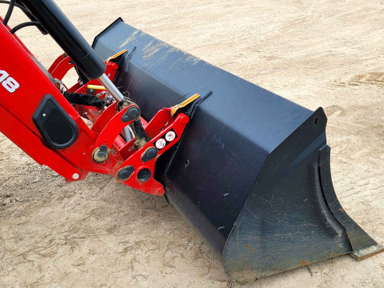 Traktor Massey Ferguson 5711 Dyna 4: slika 12