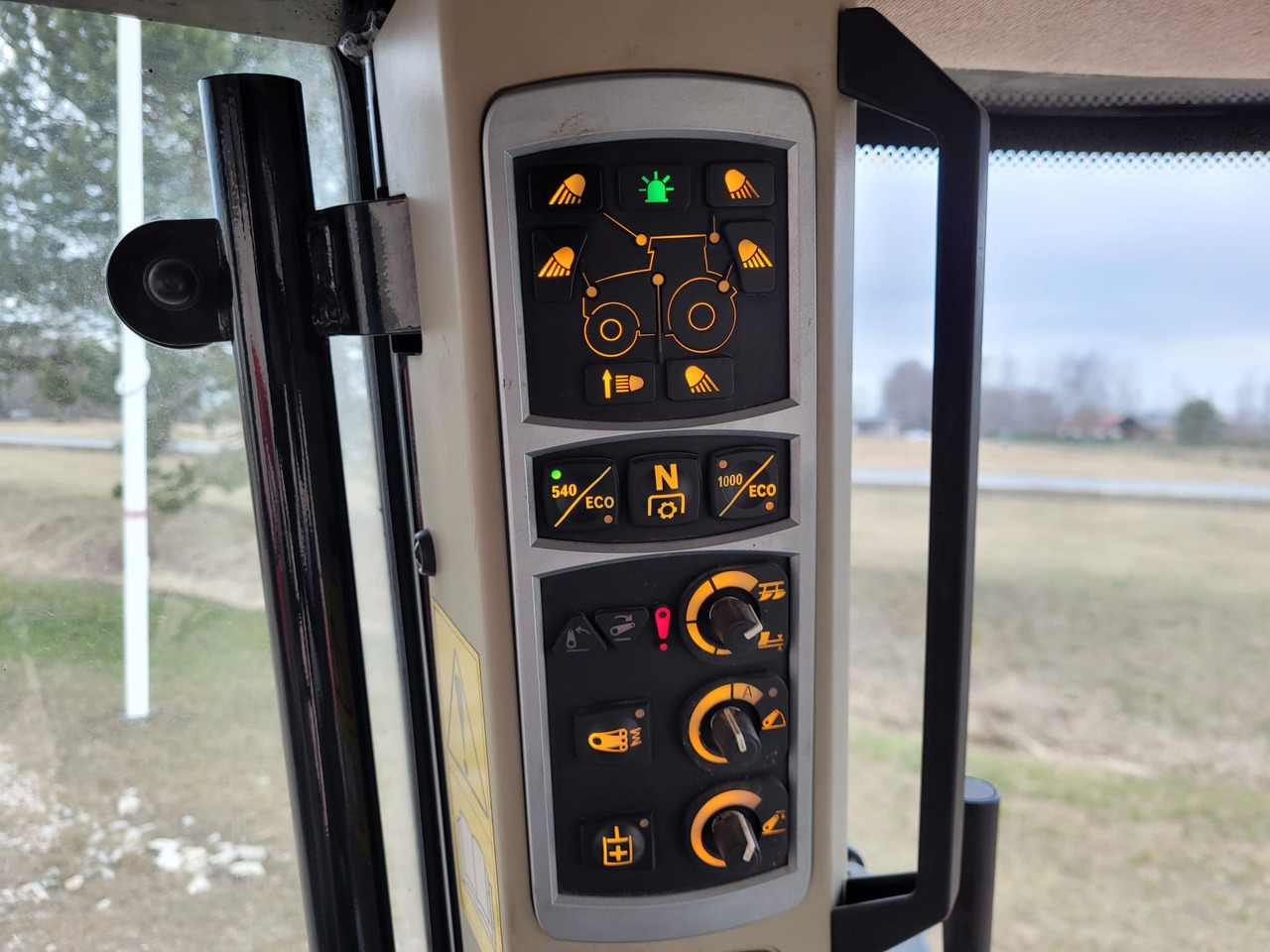 Traktor Massey Ferguson 5711 Dyna 4: slika 20