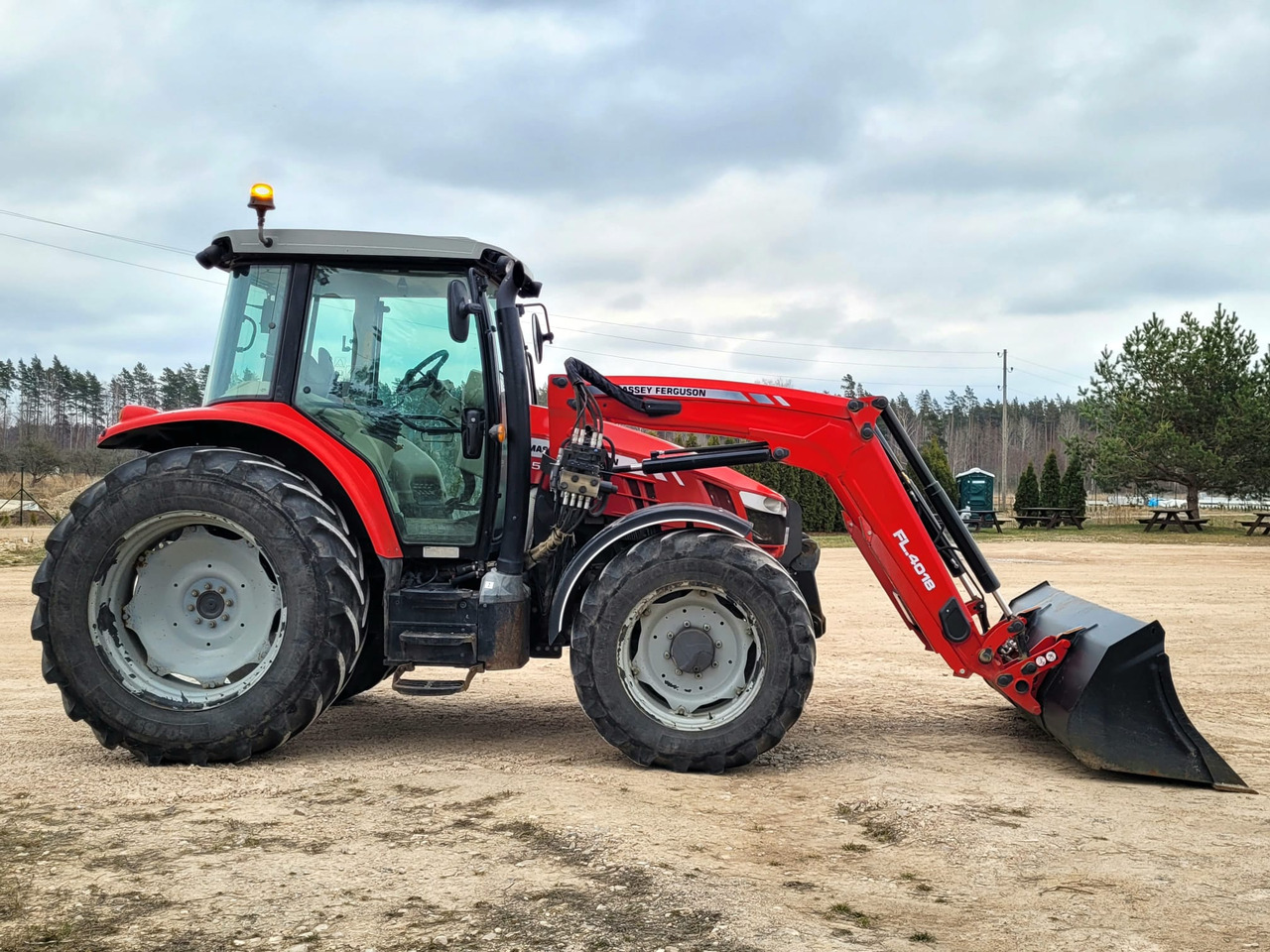Traktor Massey Ferguson 5711 Dyna 4: slika 8