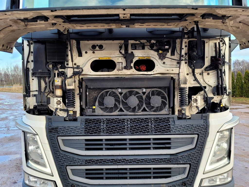 Volvo FH460 + refrigerated semi-trailer - Tegljač: slika 5 Volvo FH460 + refrigerated semi-trailer - Tegljač: slika 5