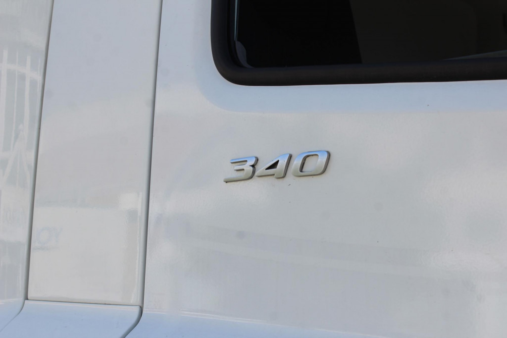 Daf CF 340 E6 Koffer 8,5m Klima LDW Rolltor LBW - Kamion sa zatvorenim sandukom: slika 5 Daf CF 340 E6 Koffer 8,5m Klima LDW Rolltor LBW - Kamion sa zatvorenim sandukom: slika 5