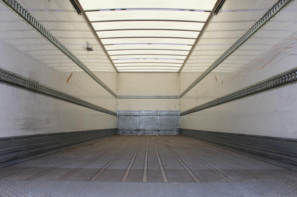 Daf CF 340 E6 Koffer 8,5m Klima LDW Rolltor LBW - Kamion sa zatvorenim sandukom: slika 2 Daf CF 340 E6 Koffer 8,5m Klima LDW Rolltor LBW - Kamion sa zatvorenim sandukom: slika 2