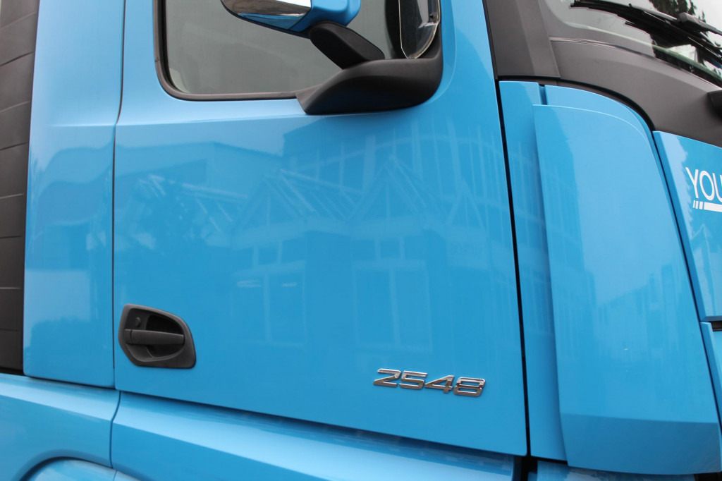 Mercedes-Benz Actros 2548 Koffer Retarder Schlafkab Kühlbox - Dostavno vozilo: slika 2 Mercedes-Benz Actros 2548 Koffer Retarder Schlafkab Kühlbox - Dostavno vozilo: slika 2