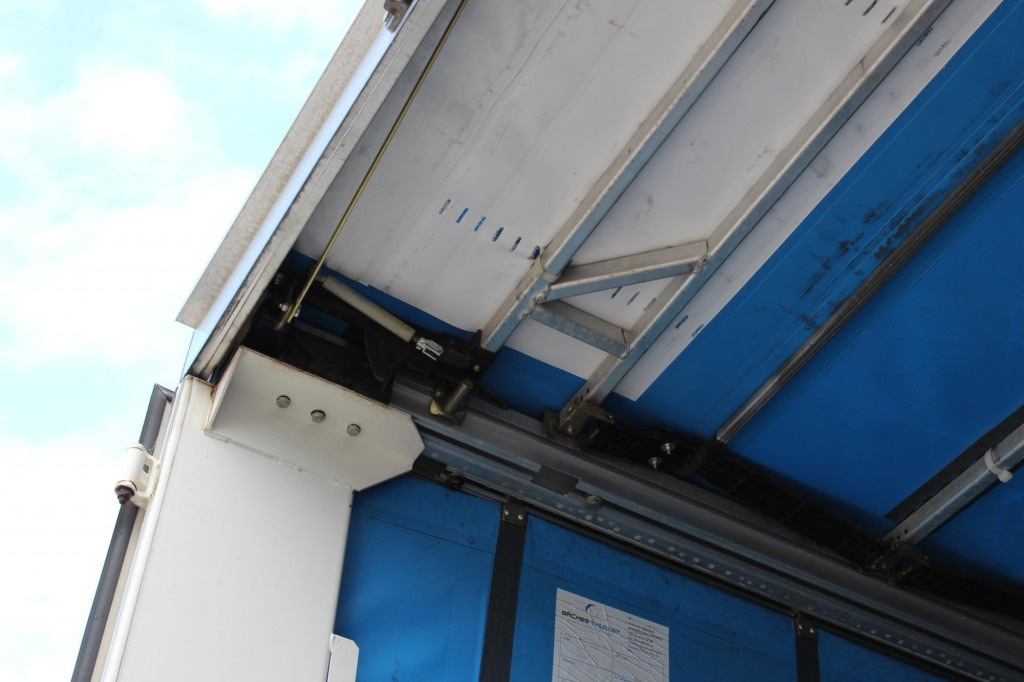 Fruehauf Fruehauf 2-Achser SAF Edscha Alu Bordwände - Prikolica sa ceradom: slika 2 Fruehauf Fruehauf 2-Achser SAF Edscha Alu Bordwände - Prikolica sa ceradom: slika 2