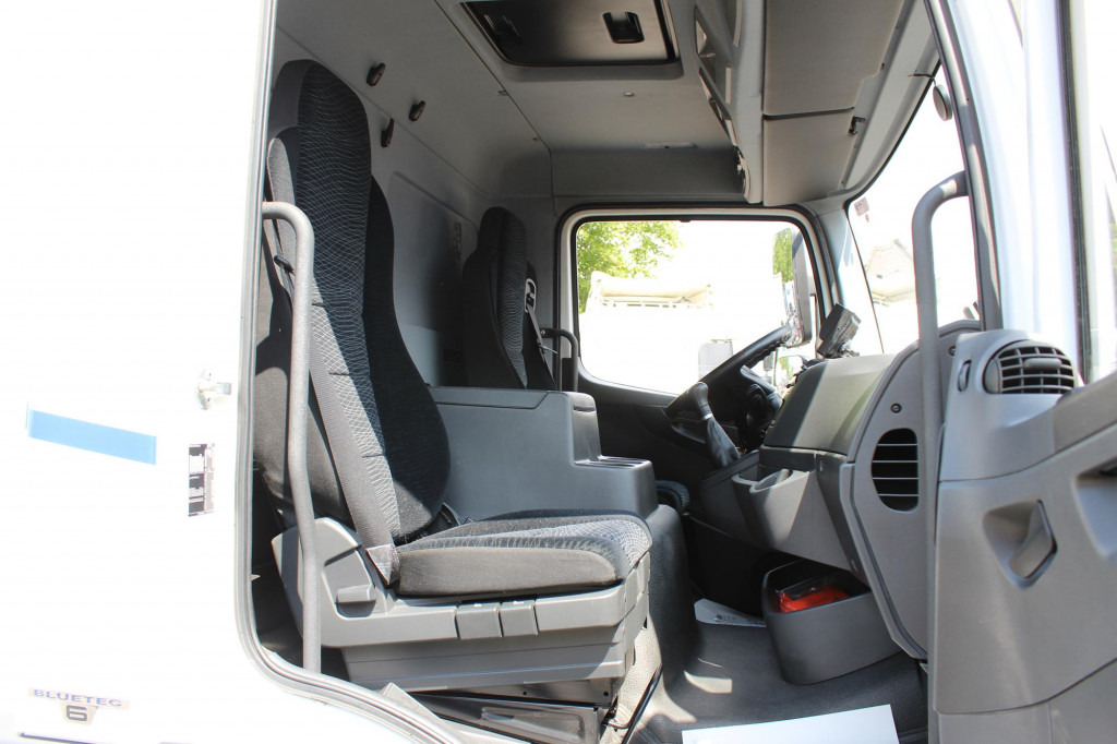 Mercedes-Benz Atego 1321 E6 Koffer Klima Kamera Schalter LBW - Kamion sa zatvorenim sandukom: slika 4 Mercedes-Benz Atego 1321 E6 Koffer Klima Kamera Schalter LBW - Kamion sa zatvorenim sandukom: slika 4