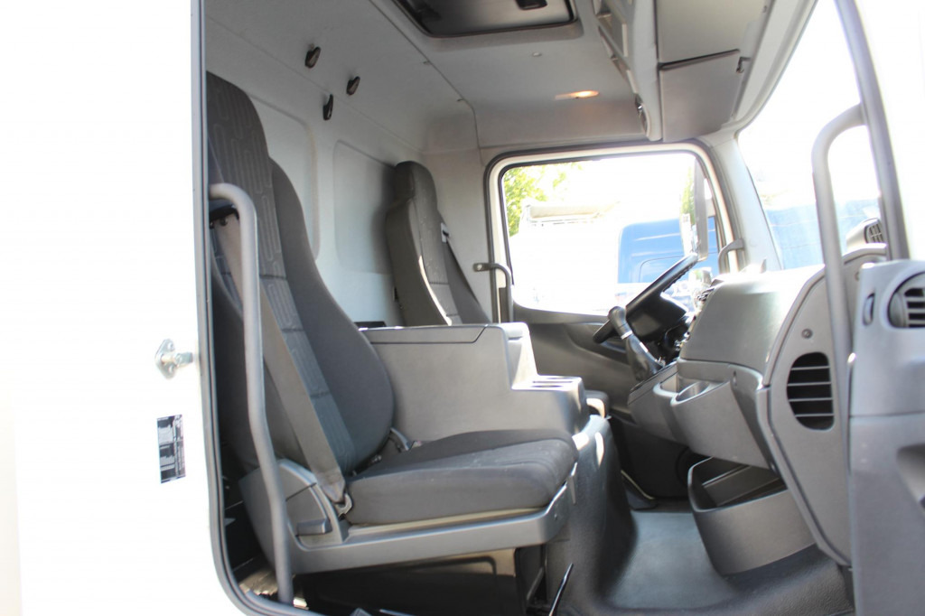 Mercedes-Benz Atego 818 E6 Koffer 6m Klima LDW Schalter LBW - Dostavno vozilo sa zatvorenim sandukom: slika 3 Mercedes-Benz Atego 818 E6 Koffer 6m Klima LDW Schalter LBW - Dostavno vozilo sa zatvorenim sandukom: slika 3