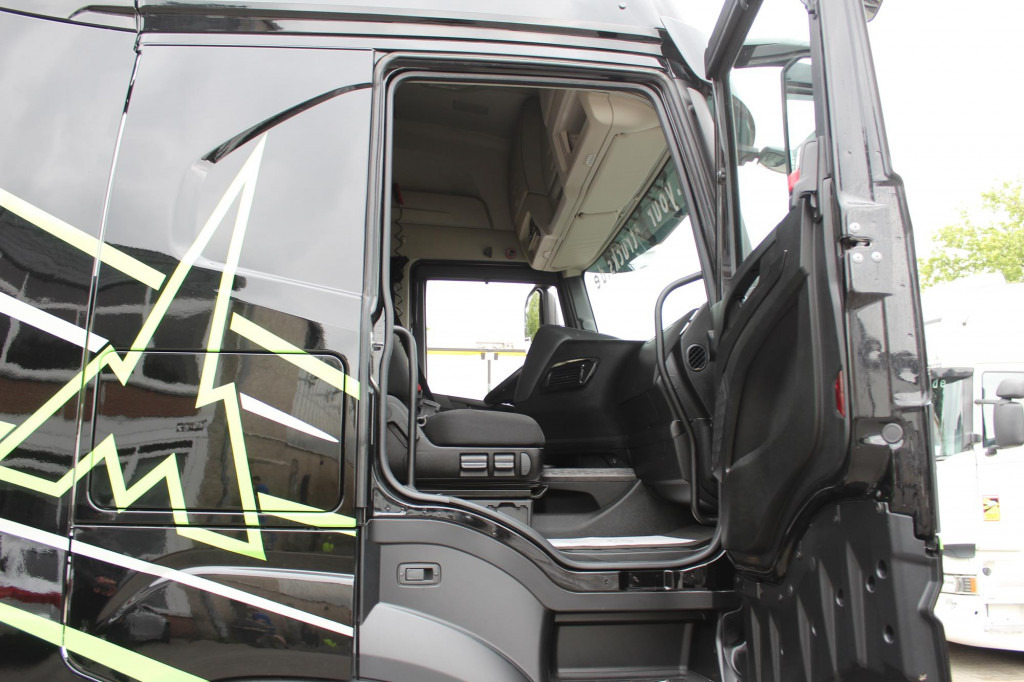 Iveco S-Way 480 Retarder Standklima 2Tanks Navi LED - Tegljač: slika 3 Iveco S-Way 480 Retarder Standklima 2Tanks Navi LED - Tegljač: slika 3