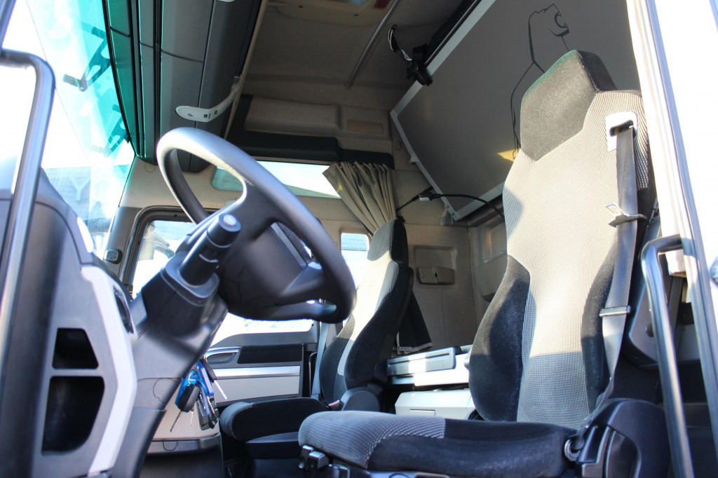 MAN TGX 18.510 E6 XXL Retarder Kühlbox Navi - Tegljač: slika 5 MAN TGX 18.510 E6 XXL Retarder Kühlbox Navi - Tegljač: slika 5