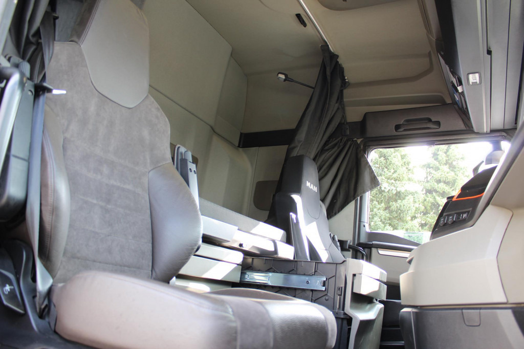 MAN TGX 510 Retarder LED Standklima Kühlbox Navi - Tegljač: slika 2 MAN TGX 510 Retarder LED Standklima Kühlbox Navi - Tegljač: slika 2
