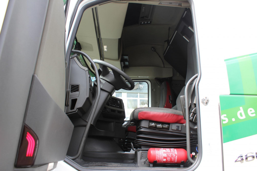 Volvo FH 460 E6 Globetrotter 2 Tanks i-Park Cool - Tegljač: slika 4 Volvo FH 460 E6 Globetrotter 2 Tanks i-Park Cool - Tegljač: slika 4