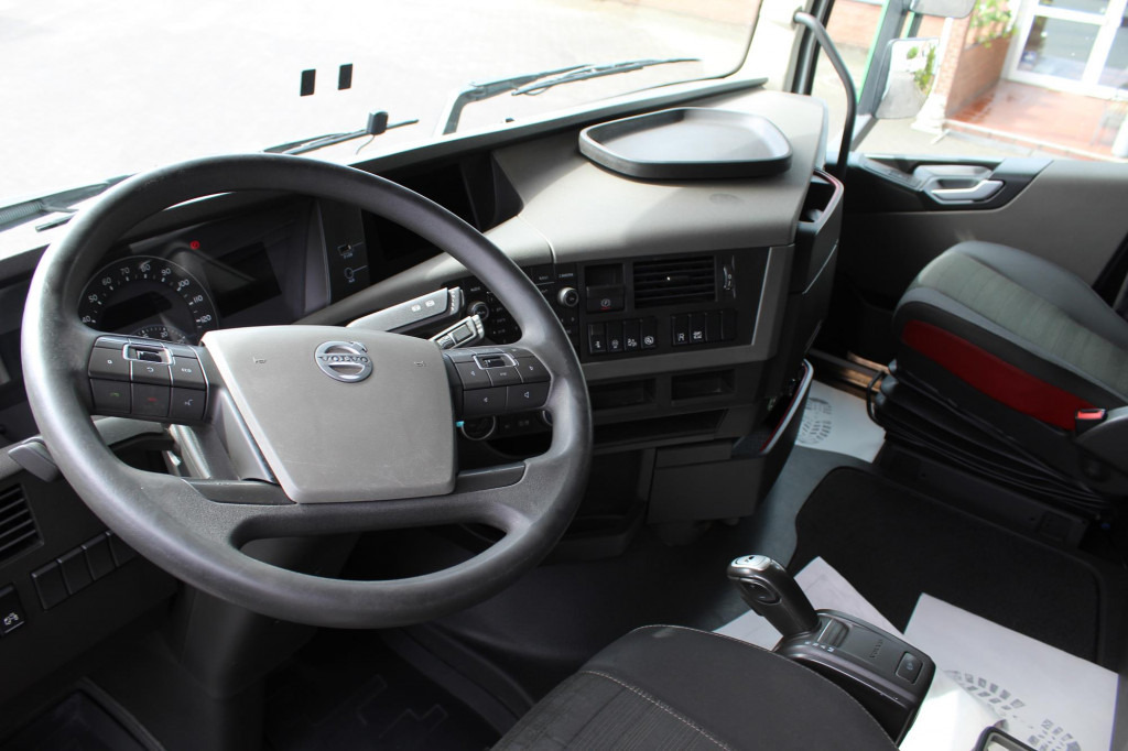 Volvo FH 460 E6 Globetrotter 2 Tanks i-Park Cool - Tegljač: slika 5 Volvo FH 460 E6 Globetrotter 2 Tanks i-Park Cool - Tegljač: slika 5