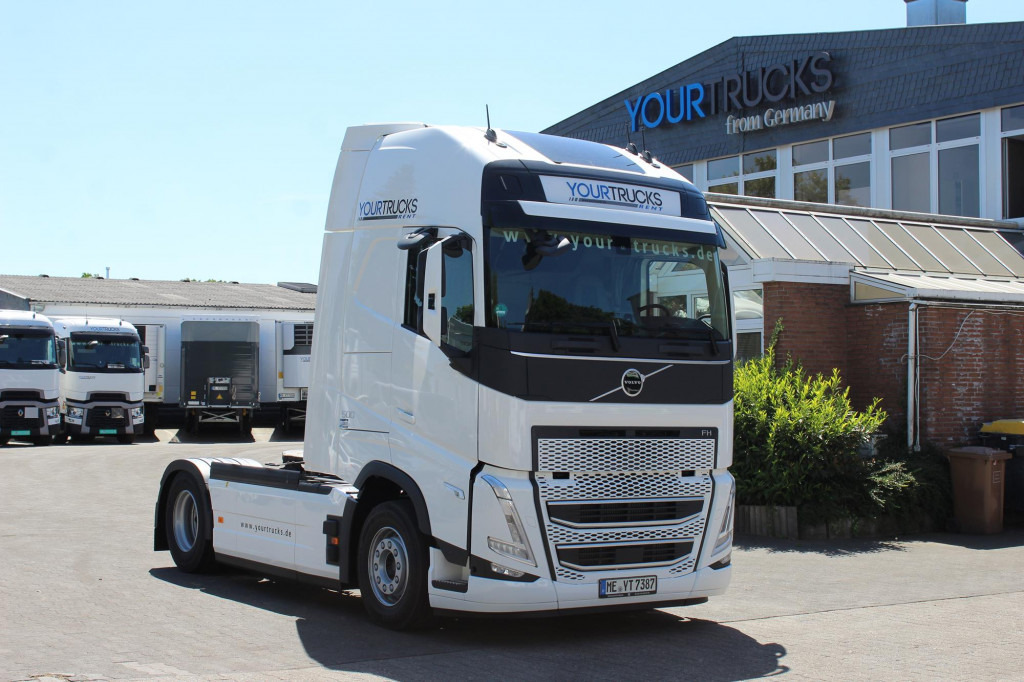 Volvo FH 500 Globe XL I-Park Cool Navi Miete-Rent! - Tegljač: slika 1 Volvo FH 500 Globe XL I-Park Cool Navi Miete-Rent! - Tegljač: slika 1