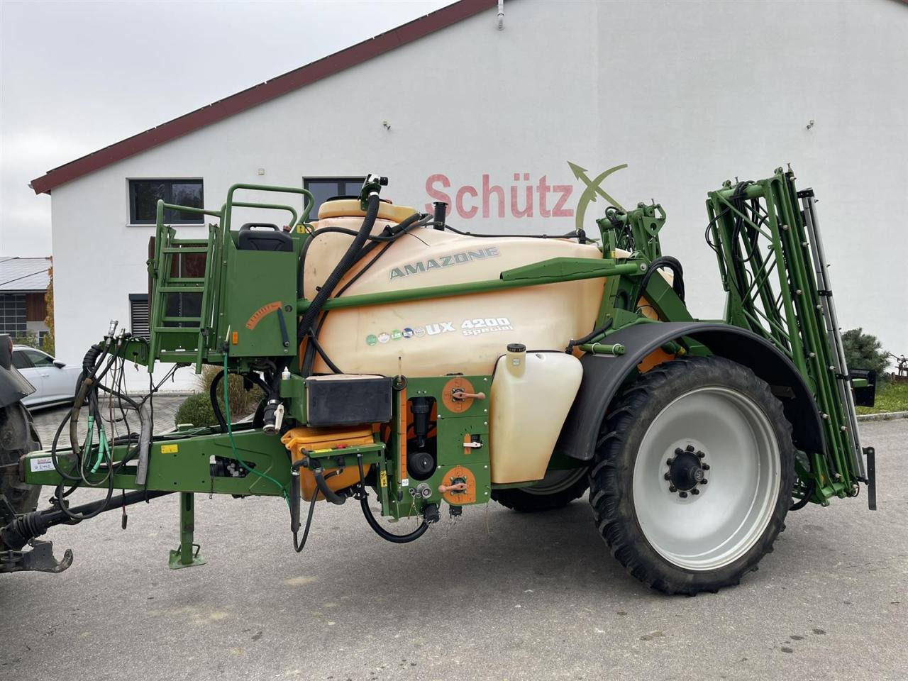 Amazone UX 4200 Special, Baujahr 2009 - Vučena prskalica: slika 1 Amazone UX 4200 Special, Baujahr 2009 - Vučena prskalica: slika 1
