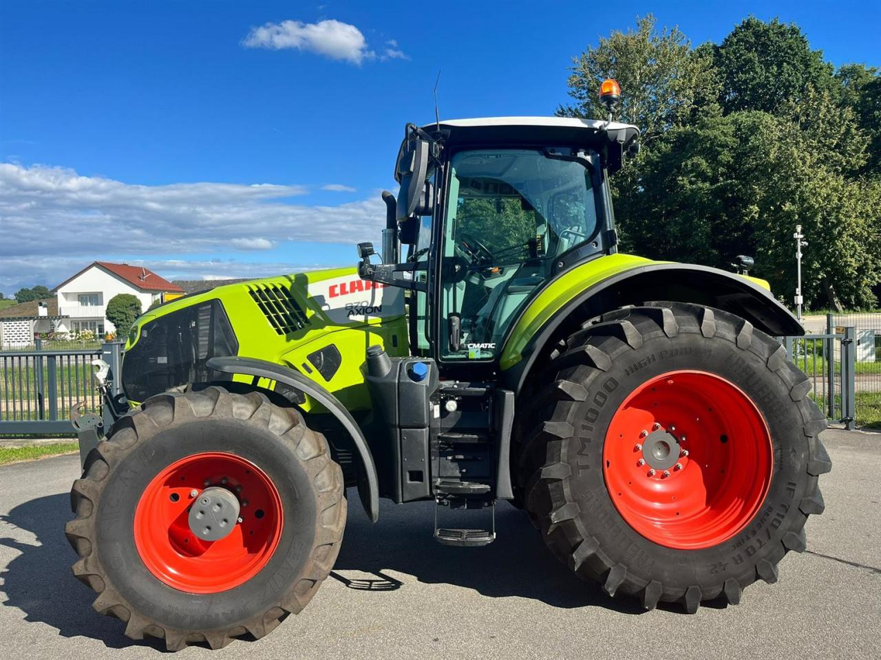 CLAAS Axion 870 CMATIC mit S10 GPS und Cebis Touch, Vorderreifen NEU - Traktor: slika 3 CLAAS Axion 870 CMATIC mit S10 GPS und Cebis Touch, Vorderreifen NEU - Traktor: slika 3