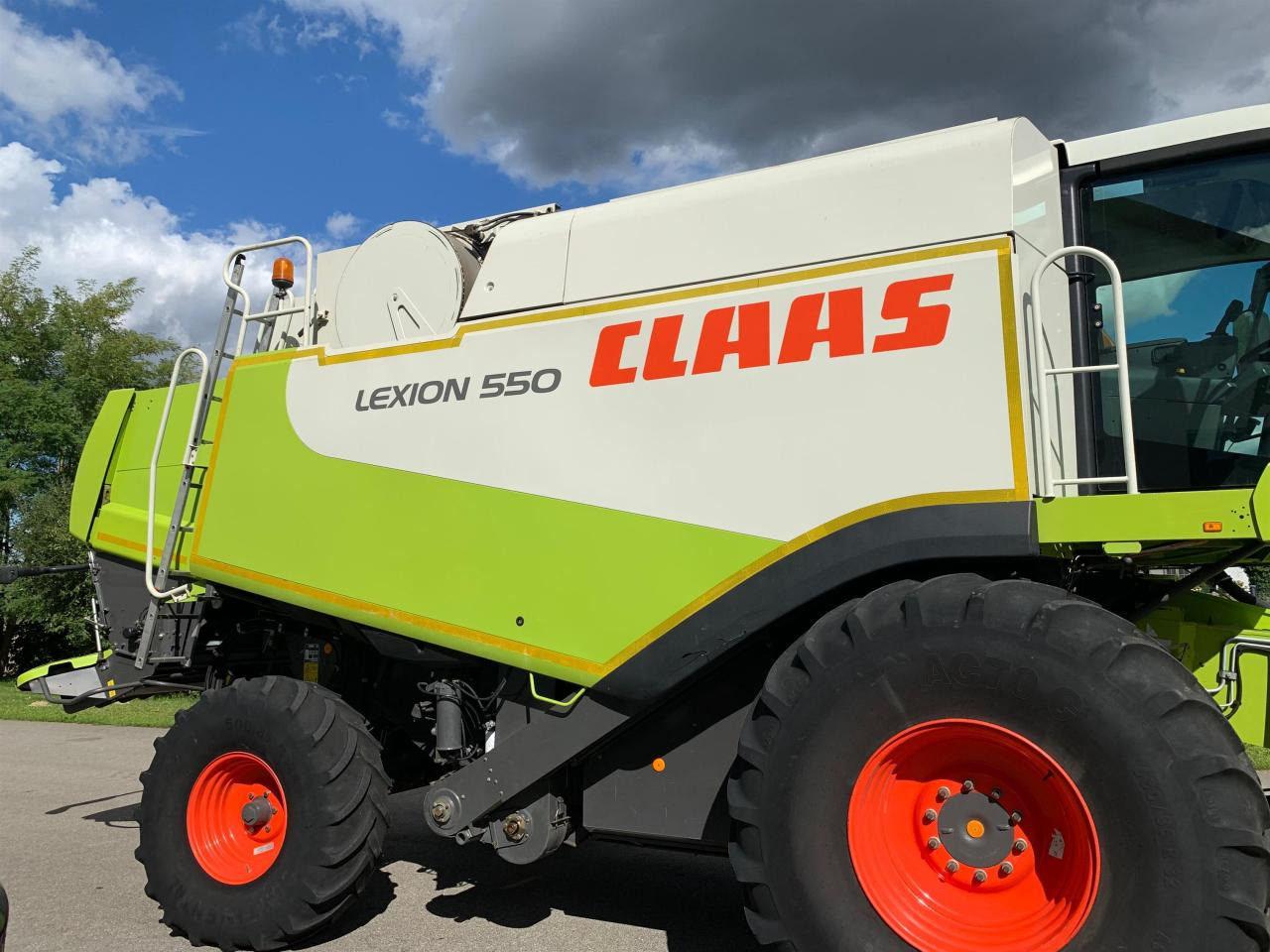 CLAAS Lexion 550 mit Schneidwerk V660, 3D und Klimaautomatik, gepflegter Zustand, Baujahr 2009 - Kombinovani kombajn: slika 4 CLAAS Lexion 550 mit Schneidwerk V660, 3D und Klimaautomatik, gepflegter Zustand, Baujahr 2009 - Kombinovani kombajn: slika 4
