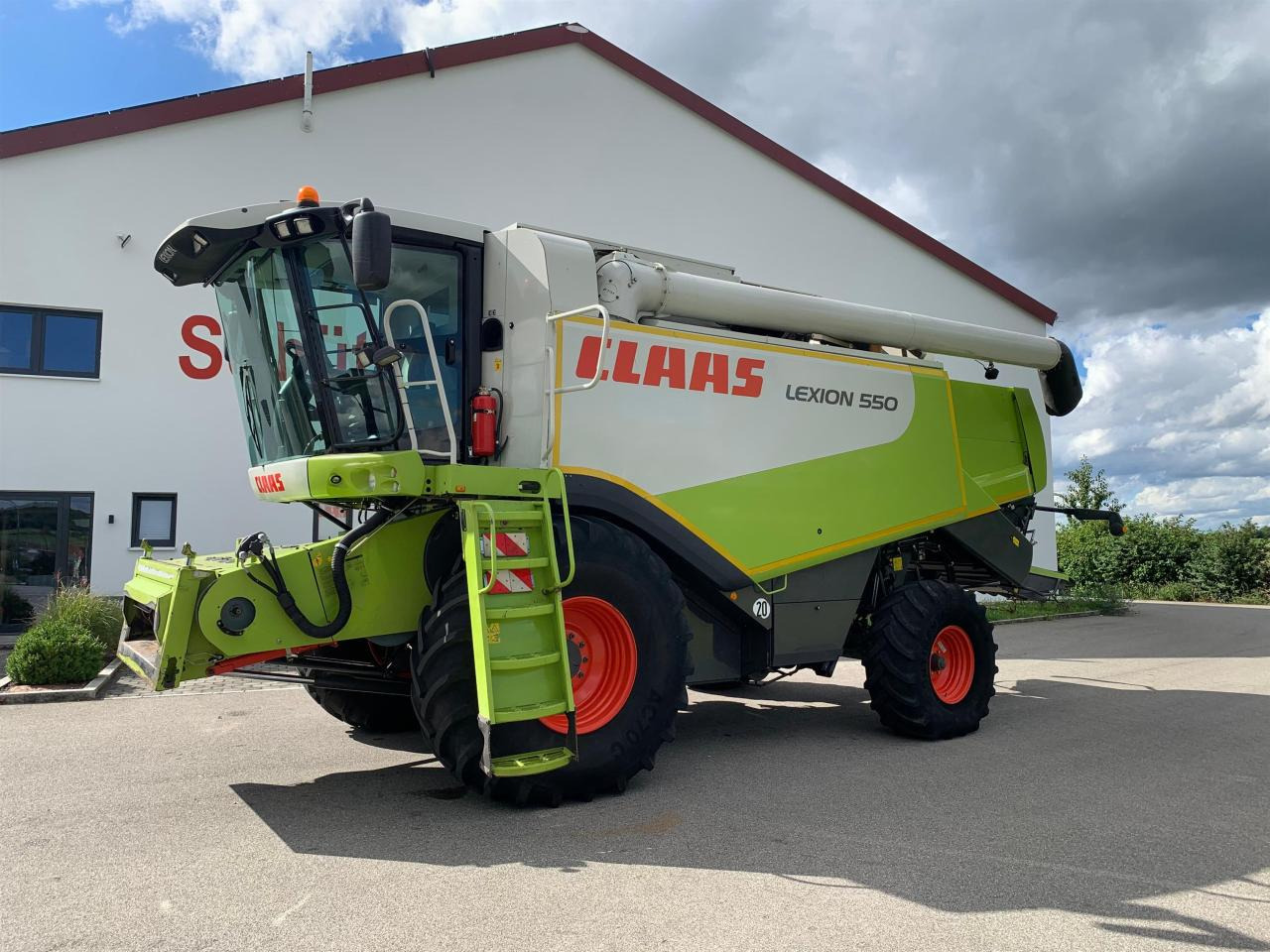 CLAAS Lexion 550 mit Schneidwerk V660, 3D und Klimaautomatik, gepflegter Zustand, Baujahr 2009 - Kombinovani kombajn: slika 2 CLAAS Lexion 550 mit Schneidwerk V660, 3D und Klimaautomatik, gepflegter Zustand, Baujahr 2009 - Kombinovani kombajn: slika 2