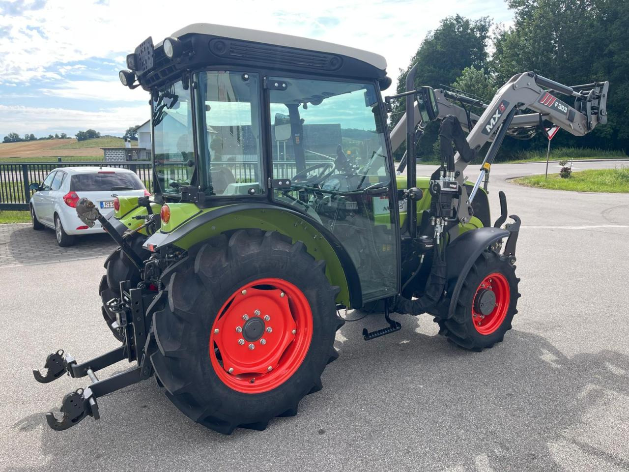CLAAS Nexos 210, neuwertig, mit Frontlader und Frontzapfwelle, 236 Betriebsstunden - Traktor: slika 5 CLAAS Nexos 210, neuwertig, mit Frontlader und Frontzapfwelle, 236 Betriebsstunden - Traktor: slika 5