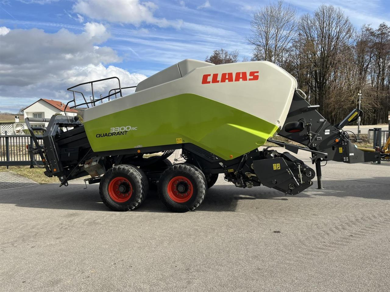 CLAAS Quadrant 3300 RC, Baujahr 2016, ca. 16.500 Ballen - Balirka za kockaste bale: slika 4 CLAAS Quadrant 3300 RC, Baujahr 2016, ca. 16.500 Ballen - Balirka za kockaste bale: slika 4