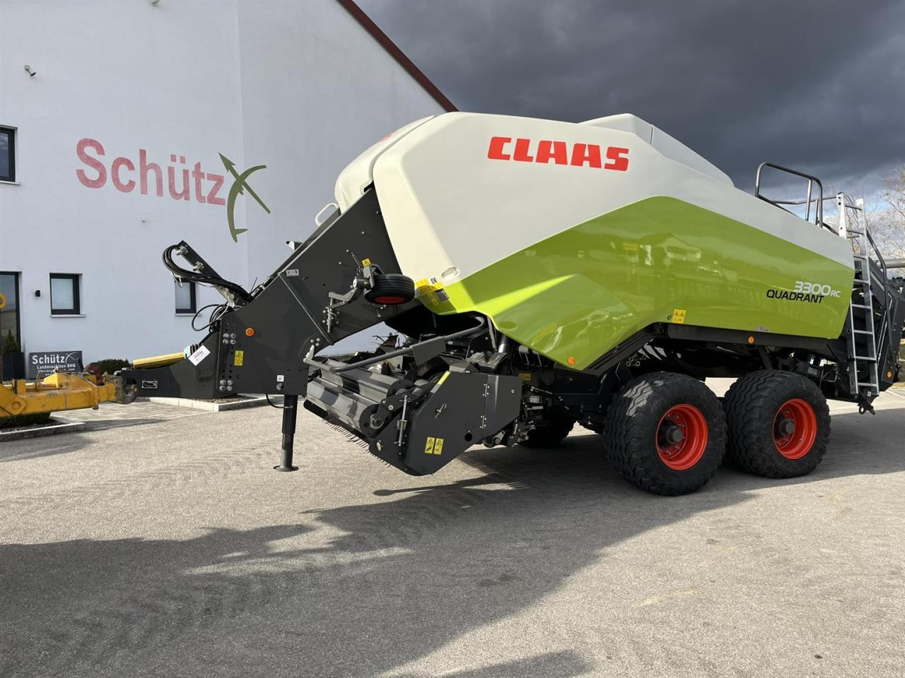 CLAAS Quadrant 3300 RC, Baujahr 2016, ca. 16.500 Ballen - Balirka za kockaste bale: slika 1 CLAAS Quadrant 3300 RC, Baujahr 2016, ca. 16.500 Ballen - Balirka za kockaste bale: slika 1