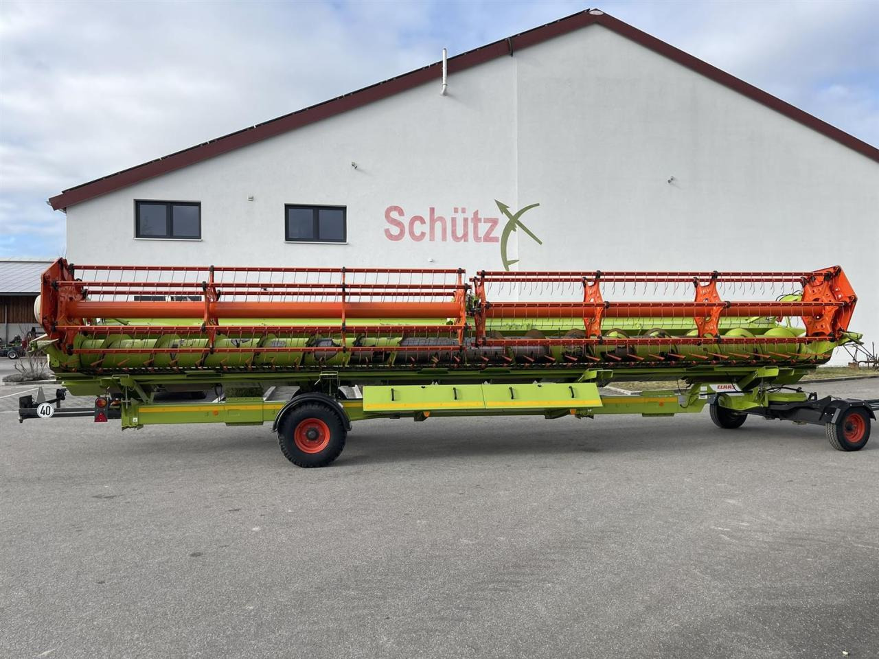 CLAAS Schneidwerk Claas Vario V1050, 1600ha, LED Laser, Baujahr 2016 - Prednji deo kombajna: slika 1 CLAAS Schneidwerk Claas Vario V1050, 1600ha, LED Laser, Baujahr 2016 - Prednji deo kombajna: slika 1