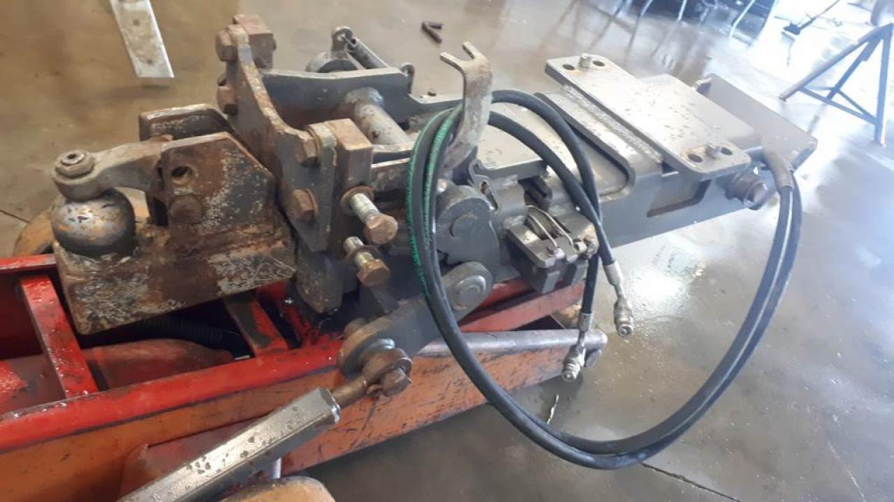 Fendt Hitch K80 ,Vario 718 - Brza spojnica za Traktor: slika 2 Fendt Hitch K80 ,Vario 718 - Brza spojnica za Traktor: slika 2