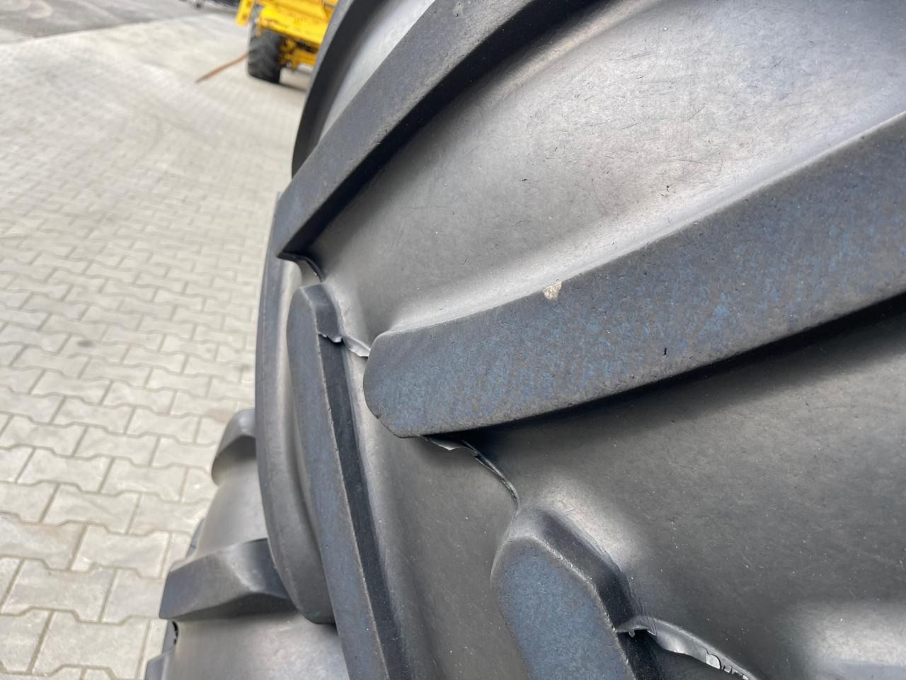 John Deere Kompletträder von 6R250, 650/65 R42 mit Bridgestone Decken aus 2019, ca. 50 % - Traktor: slika 5 John Deere Kompletträder von 6R250, 650/65 R42 mit Bridgestone Decken aus 2019, ca. 50 % - Traktor: slika 5