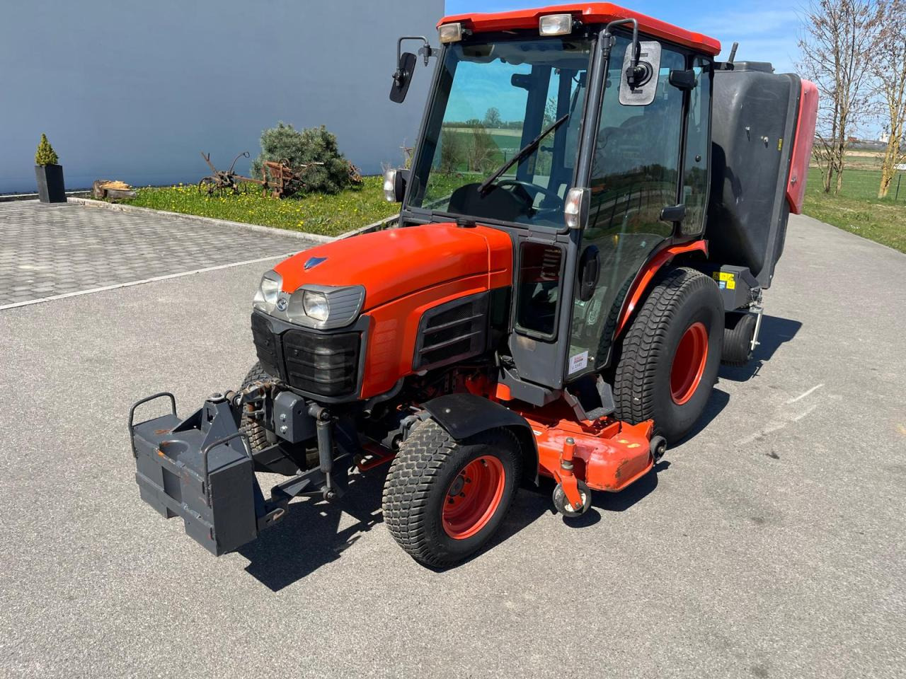 Kubota B3030 Rasenmäher inkl. Grüngutbehälter - Baštenska kosačica: slika 2 Kubota B3030 Rasenmäher inkl. Grüngutbehälter - Baštenska kosačica: slika 2