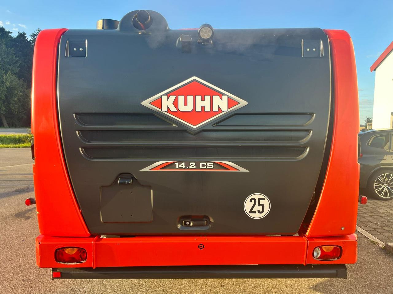 Kuhn 14.2 CS / Futtermischwagen / 2 Schnecken - Prikolica za mešanje stočne hrane: slika 4 Kuhn 14.2 CS / Futtermischwagen / 2 Schnecken - Prikolica za mešanje stočne hrane: slika 4