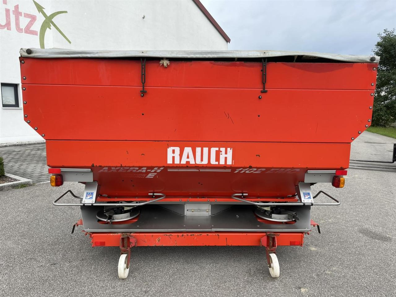 Rauch Axera H EMC 1102 mit Rauch Quantron P Bedienterminal, Abdeckplane, Rollvorrichtung - Rasipač veštačkog đubriva: slika 2 Rauch Axera H EMC 1102 mit Rauch Quantron P Bedienterminal, Abdeckplane, Rollvorrichtung - Rasipač veštačkog đubriva: slika 2