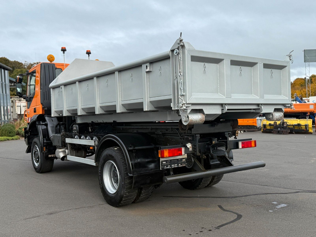 Iveco Trakker 330 EEV Winterdienst Abroll - Kamion sa hidrauličnom kukom: slika 3 Iveco Trakker 330 EEV Winterdienst Abroll - Kamion sa hidrauličnom kukom: slika 3