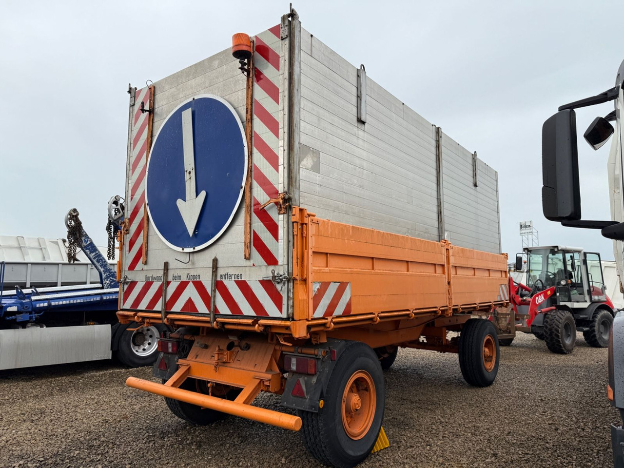 Kässbohrer 3 - Seiten Kipper Blattfederung + Zusatzaufbau - Prikolica istovarivača: slika 3 Kässbohrer 3 - Seiten Kipper Blattfederung + Zusatzaufbau - Prikolica istovarivača: slika 3