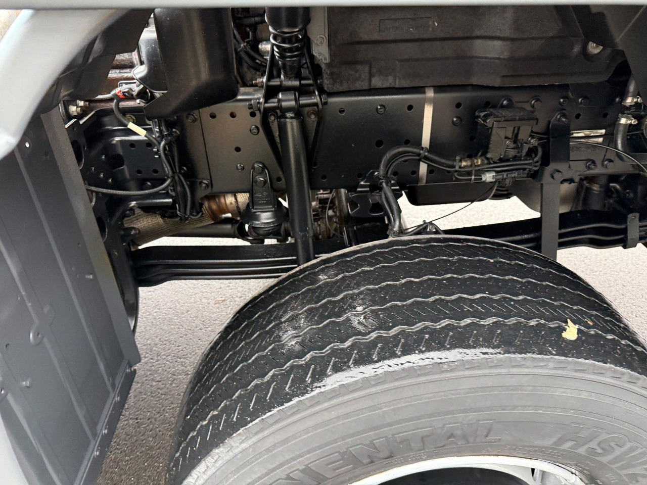 MAN TGS 18.360 4x4 Winterdienst Fahrgestell - Kamion sa golom šasijom i zatvorenom kabinom: slika 4 MAN TGS 18.360 4x4 Winterdienst Fahrgestell - Kamion sa golom šasijom i zatvorenom kabinom: slika 4